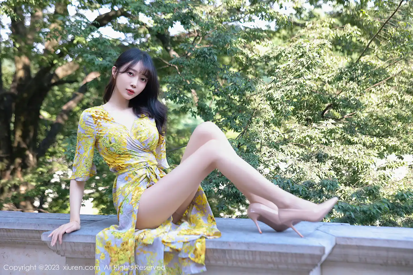 图片[2]-[XiuRen秀人网]VOL.7186 模特玥儿玥er性感黄色花纹长裙露粉色内衣配开档肉丝诱惑写真71P-秀人网官方网站